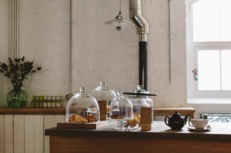 Royaume-Uni  / Melanie Giles Café  : Un salon de coiffure-café /