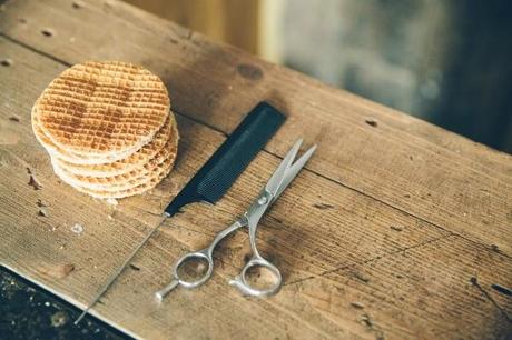 Royaume-Uni  / Melanie Giles Café  : Un salon de coiffure-café /