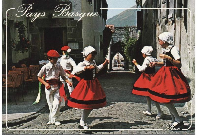Costumes traditionnels basques - Paperblog