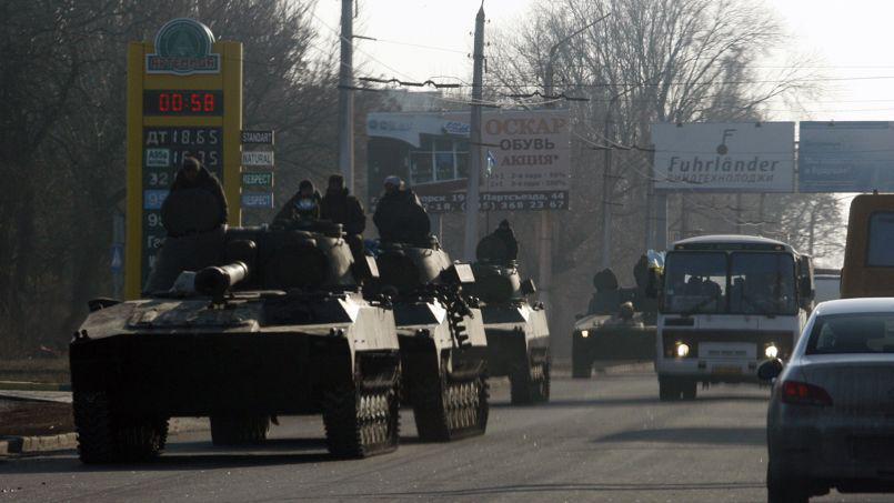 Des tanks ukrainiens patrouillent dans la région de Donetsk.