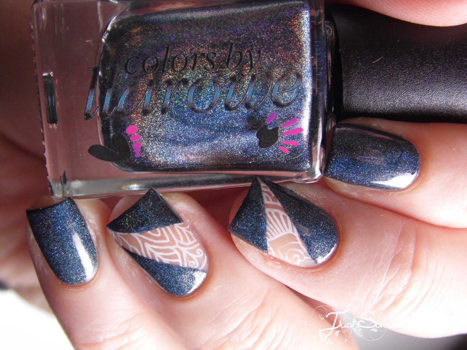 Strip Tease ongulaire - Negative Space Nail Art