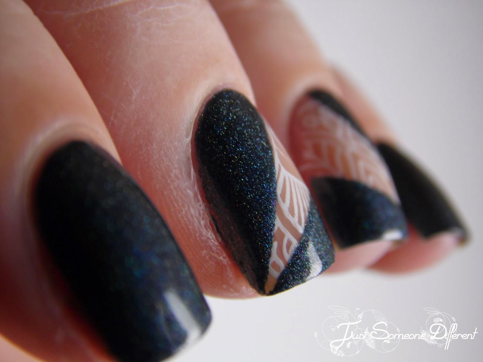 Strip Tease ongulaire - Negative Space Nail Art