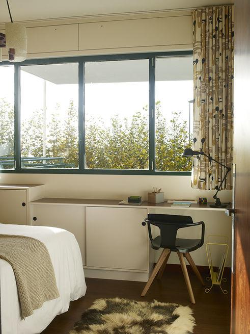 royan-treatment-office-window