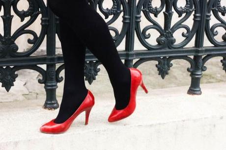 escarpins rouges collants