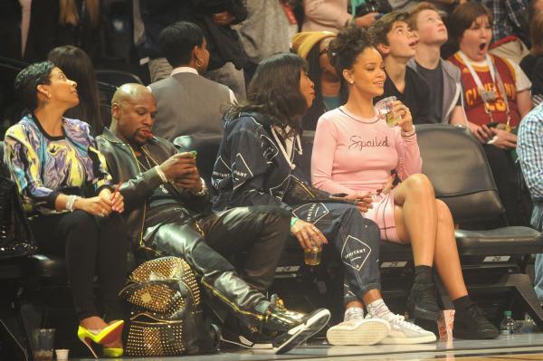 Rihanna sans soutien-gorge aux All-Star Game de la NBA