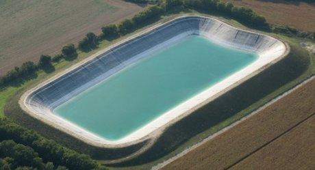 Les agriculteurs productivistes obtiennent un programme massif de réserves d’eau en Poitou Charente