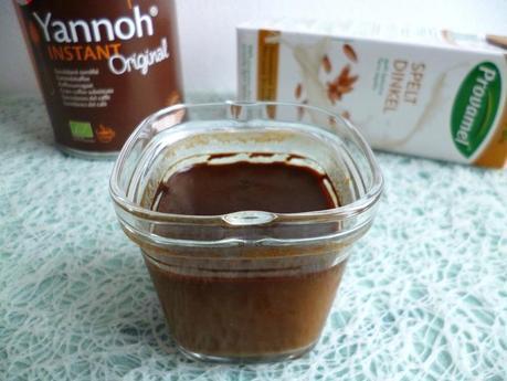 yaourts végétaux maison à l'épeautre et au succédané de café à 85 kcal (diététiques, sans sucre et riches en fibres) P1190547