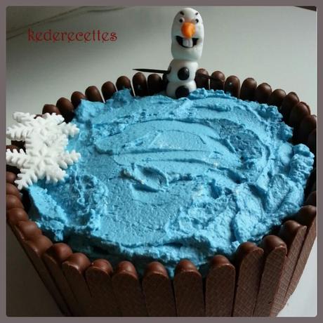 Une crème chantilly mascarpone vanille, une partie coloré en bleu....