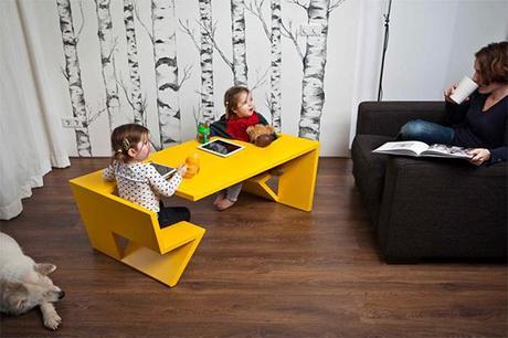 Unfold, table pour enfants avec deux chaises intégrées
