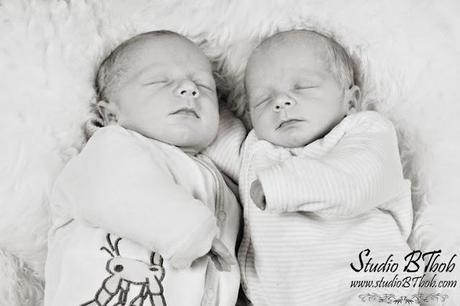 Photos de jumeaux nouveau-né vers Saint-étienne