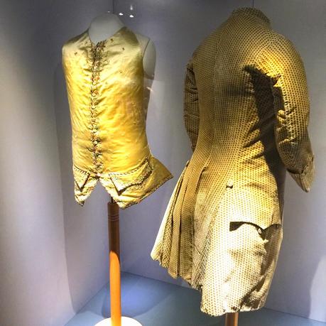 Des histoires incroyables derrière des costumes - Musée de la mode d'Albi