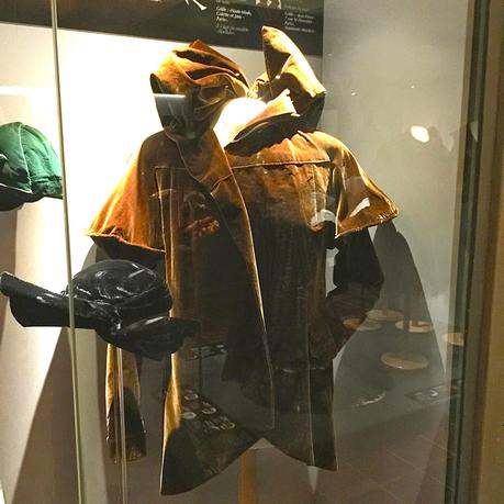 Des histoires incroyables derrière des costumes - Musée de la mode d'Albi