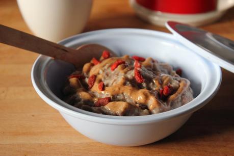 Porridge protéiné du matin (vegan et sans gluten)