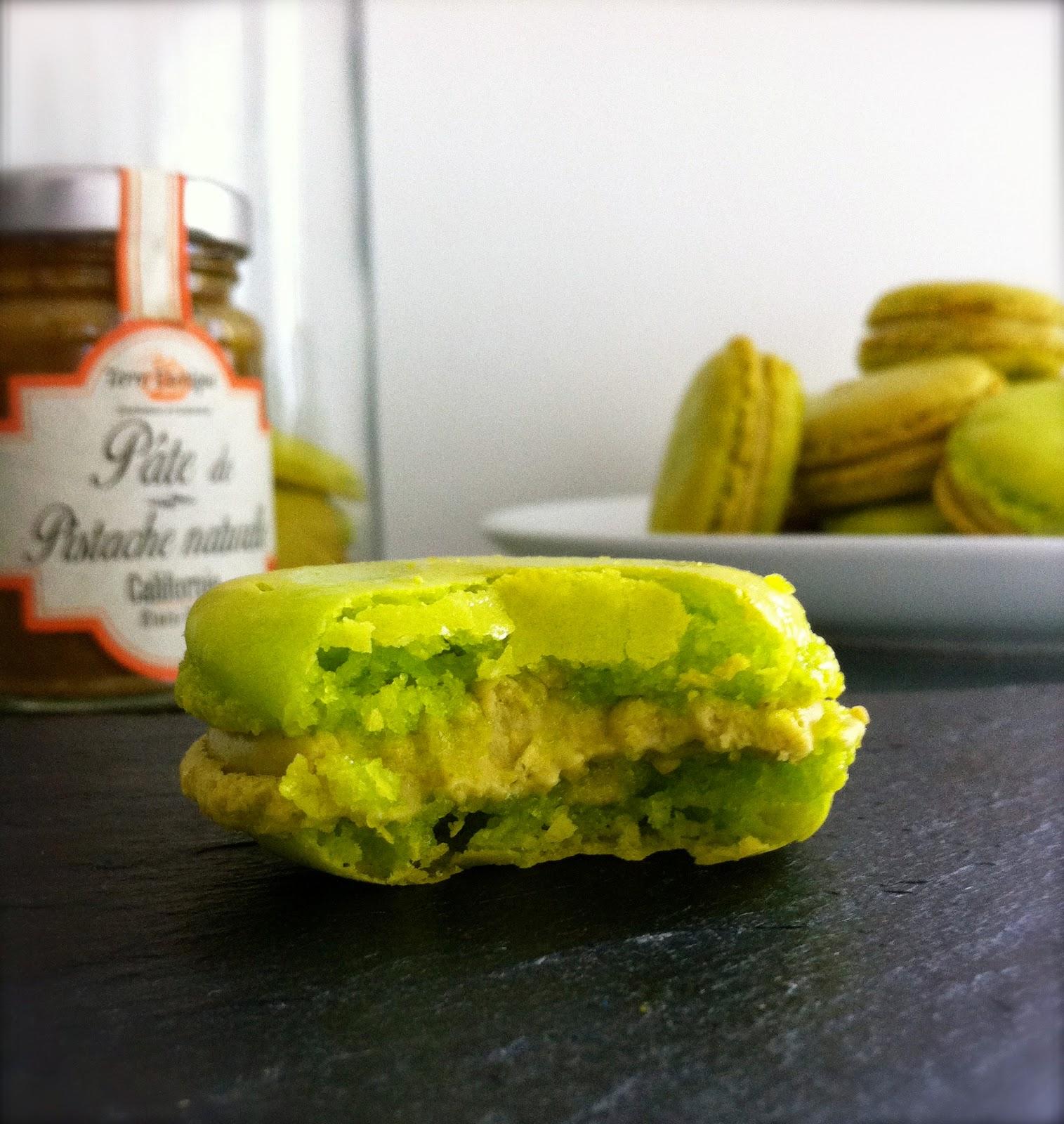 sucre, macaron, pistache, crème de pistache, poudre d'amande, mercotte, coque, collerette, ganache,