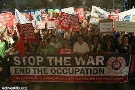 Des milliers d'Israéliennes manifestent pour un accord de paix