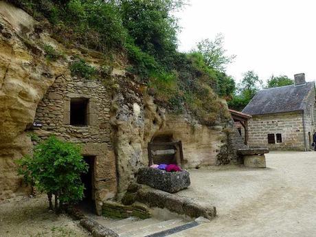 Le village troglodyte de Rochemenier