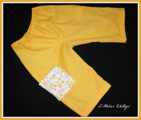 27.04.2014 - Ensemble Liberty : robe dos croisé jaune fleuri et pantacourt jaune uni - Fillette de 2 ans