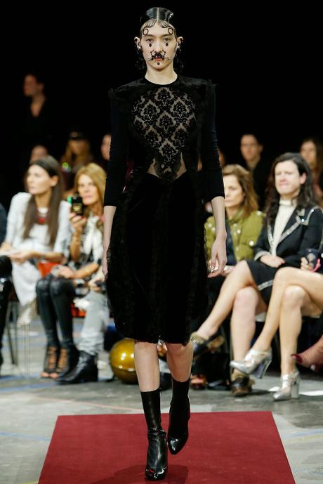 10 ans de création célébrée lors du défilé Givenchy...