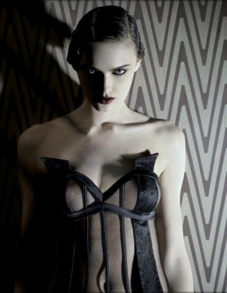 corset transparent noir lingerie la perla blog lingerie vanessa lekpa