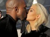 Kardashian Kanye West s'embrassent dans magasin Colette (VIDEO)