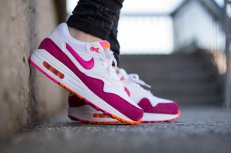 Nike WMNS Air Max 1 pour femme Fireberry Nike WMNS Air Max 1 Essential “Fireberry”