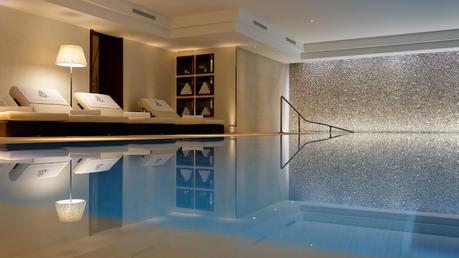 Swimming_pool_view_2_Majclub_villa_majestic_hotel_apartment_paris
