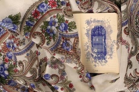 foulard-carre-blanc-et-bleu-fleuri-comtesse-sofia-paris-la-belle-de-cadiz (2)