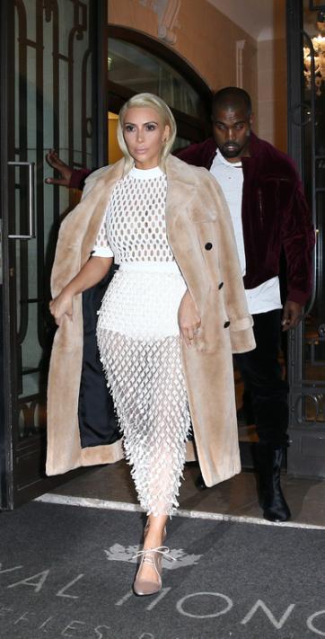 Kim-Kardashian-opte-pour-un-look-sexy-le-6-mars-2015-a-Paris_exact1024x768_p