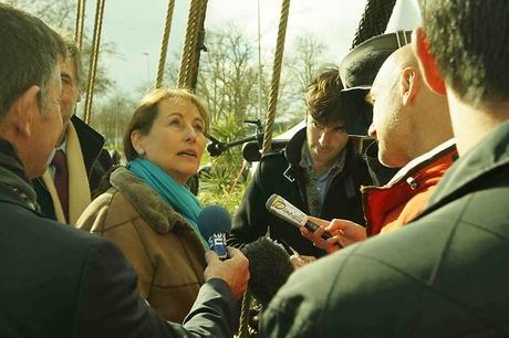 Le pouvoir d’attarction « L’Hermione » là. Ex président région Poitou-Charentes, actuelle ministre l’Environnement, Ségolène Royal n’a hésité 13 mars dernier rendre bord faire promotion de tournée américaine bateau.