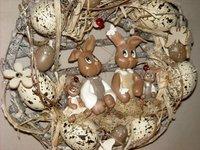 Couronne de pâques avec famille Lapin en porcelaine froide