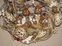 Couronne de pâques avec famille Lapin en porcelaine froide