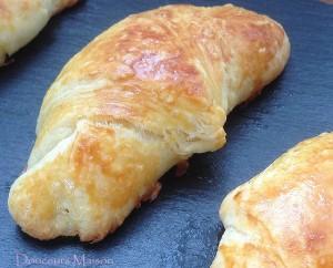 Pains au Chocolat / Croissants Pains au Chocolat / Croissants