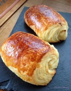 Pains au Chocolat / Croissants Pains au Chocolat / Croissants