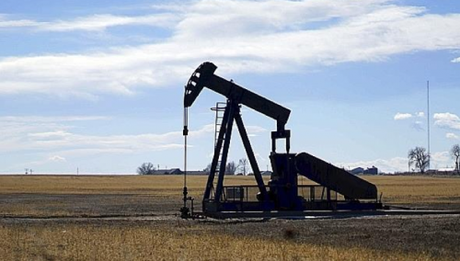 Puits de pétrole près de Denver dans le Colorado (Reuters).