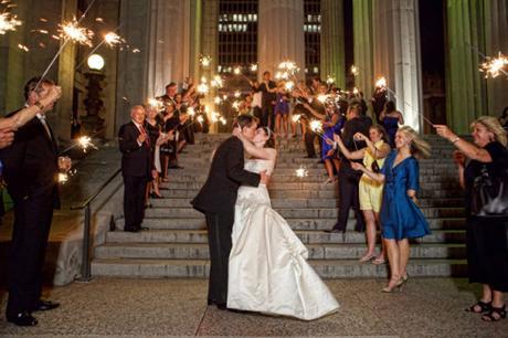 2 idées de décoration de mariage rose et noire cierges-magiques