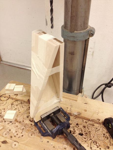 Projet étudiant : MIKKEL Stool par Iselin Lindmark Projet étudiant : MIKKEL Stool par Iselin Lindmark