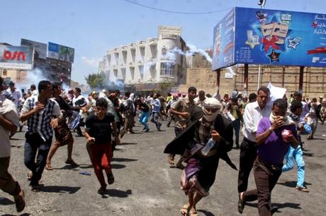 Le Yémen en proie à la guerre civile : les rebelles chiites s'emparent de l'aéroport international d'Aden