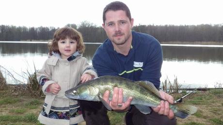 Pêche en famille au Domaine du grand étang de Narcy