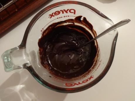 GÂTEAU À LA CONFITURE AVEC GANACHE DE CHOCOLAT/ JAM CAKE WITH CHOCOLATE GANACHE / PASTEL DE MERMELADA CON GANACHE DE CHOCOLATE