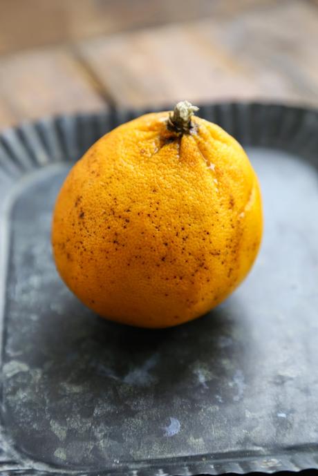 Petit nid meringué pour Pâques  au curd de bergamote et aux fraises