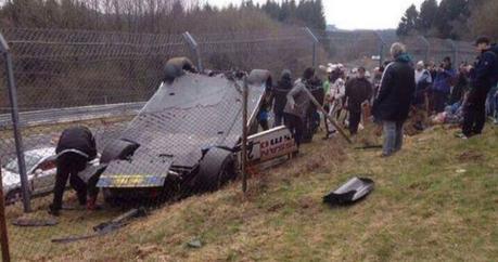 Crash incroyable du pilote Jann Mardenborough (Nürburgring)