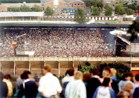 Michael-Jackson-Crowd-1988-1024x722
