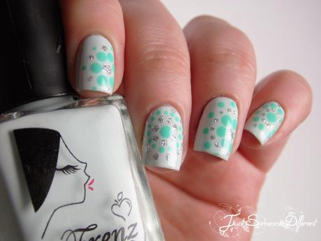 Des p'tits dots, encore des p'tits dots!