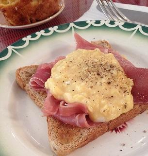 Toast oeuf brouillés jambon2