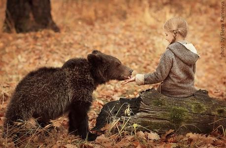 Des-enfants-et-des-animaux-par-Elena-Karneeva-10