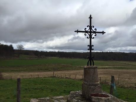 Croix et vierge du Forez, et indignation personnelle