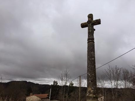 Croix et vierge du Forez, et indignation personnelle