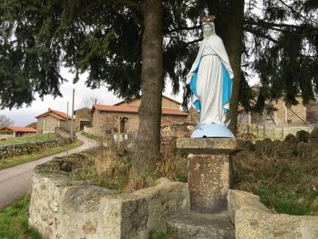 Croix et vierge du Forez, et indignation personnelle