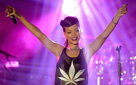 Rihanna sort son nouveau clip 'American Oxygen' sur Tidal !