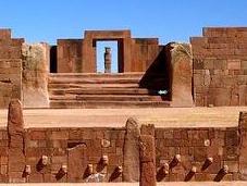 pyramide enterrée site Tiwanaku